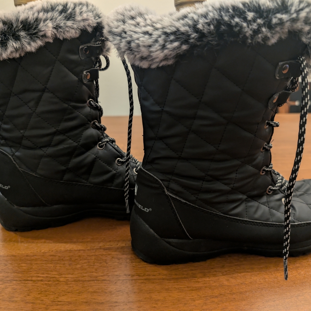 Black Quilted Winter Boots - Picture 6 of 7